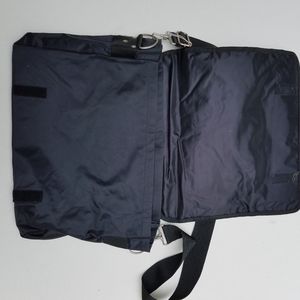 dr martens nylon messenger bag
